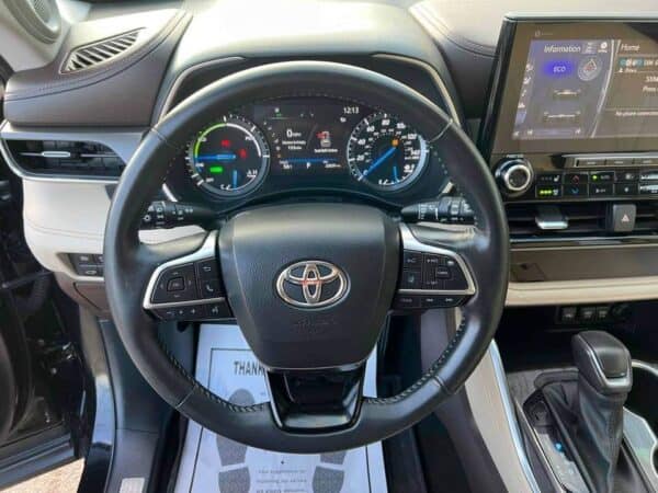 2021 Toyota Highlander Hybrid 2