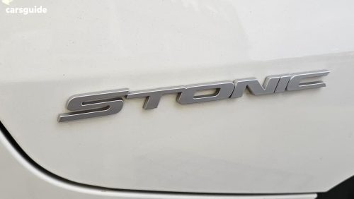 2022 kia stonic Used 8