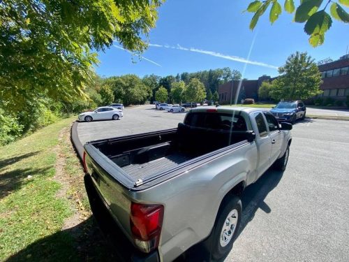 2018 Toyota Tacoma SR5 4dr Access Cab 4WD - Image 10