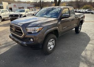 Used 2018 Toyota Tacoma SR 4dr Access Cab 4WD 6.1 ft. SB (2.7L 4cyl 6A) For Sale