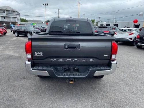 2018 Toyota Tacoma SR5 4dr Double Cab 4WD 5.0 ft. SB